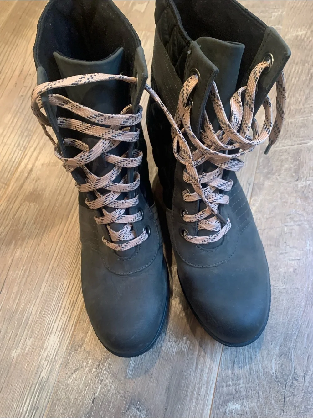 SOREL Lexie Army Green Leather Lace Up Wedge Ankle Boots Women's Size 9.5